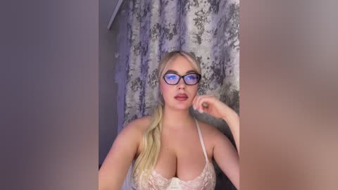 mila_m free recording from 2026-04-27 00:02:00