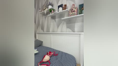 _tiki_riki_ free recording from 2026-04-29 00:04:00